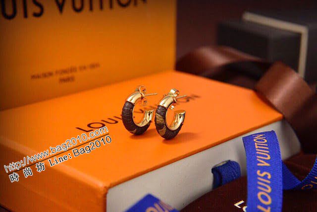 Louis Vuitton新款飾品 路易威登圓環金色耳環耳勾 LV老花皮耳釘  zglv2205